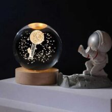 چراغ خواب گوی کریستال طرح فضانورد و ماه